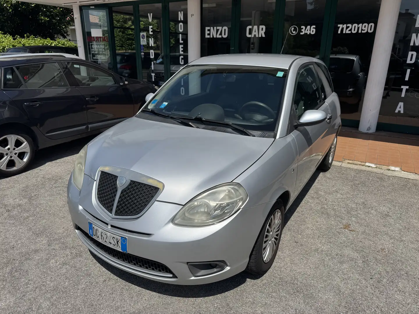 Lancia Ypsilon 1.2 8v MomoDesign - 1