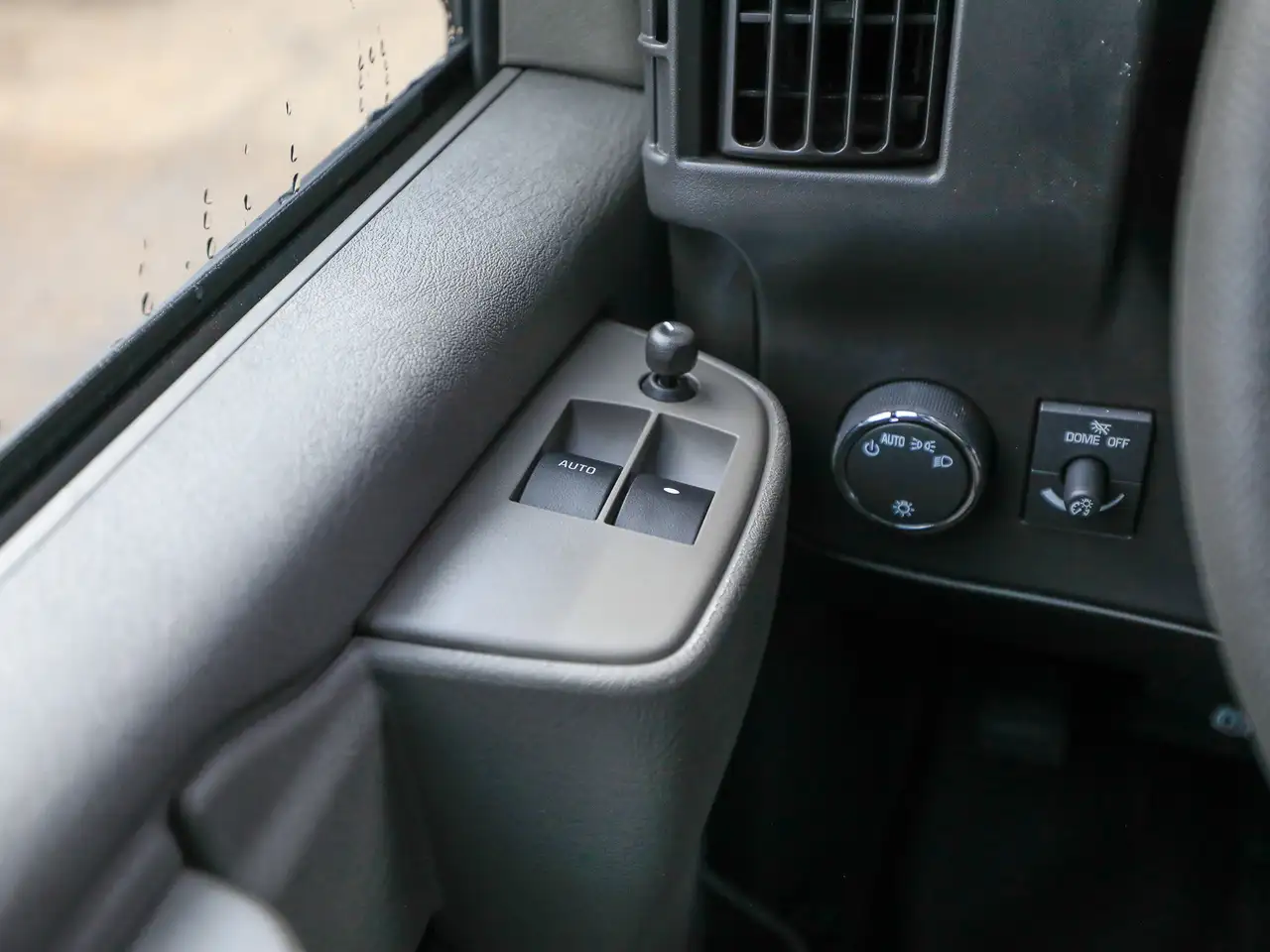 Chevrolet Express 3500 снимка Chevrolet Express 3500