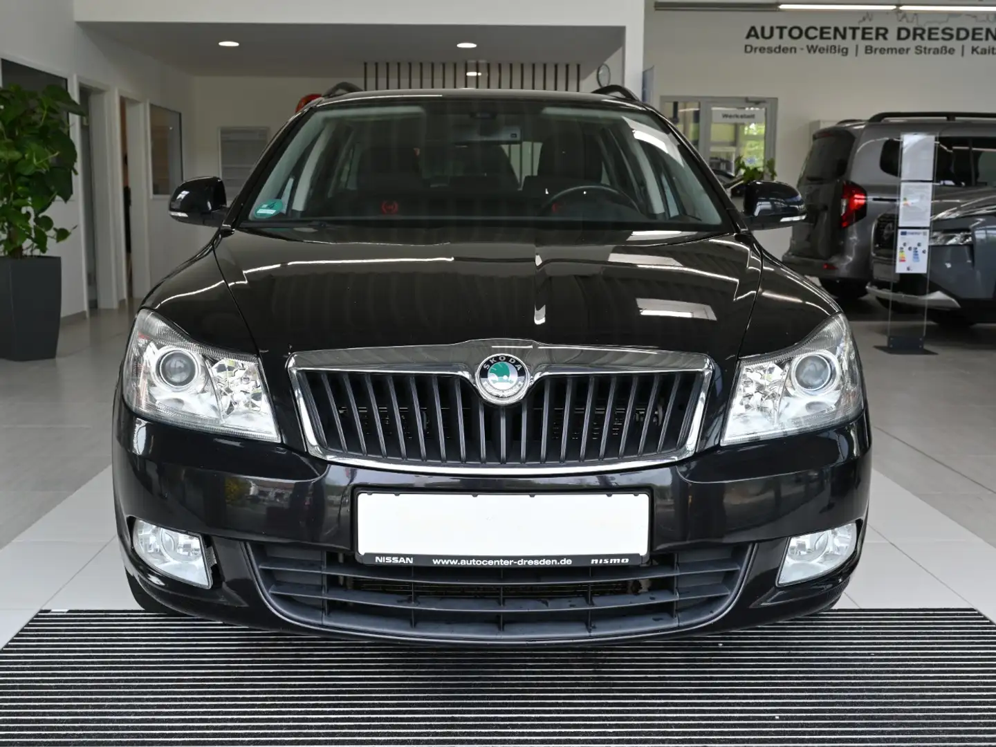 Skoda Octavia Combi 1.6TDI GreenTec Ambition LM PDC ZV Schwarz - 2