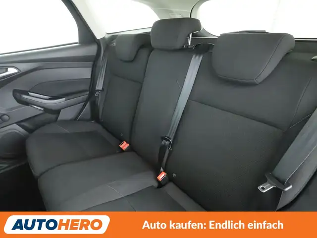 Ford Focus view 14