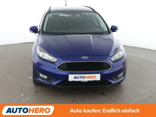 Ford Focus view 9