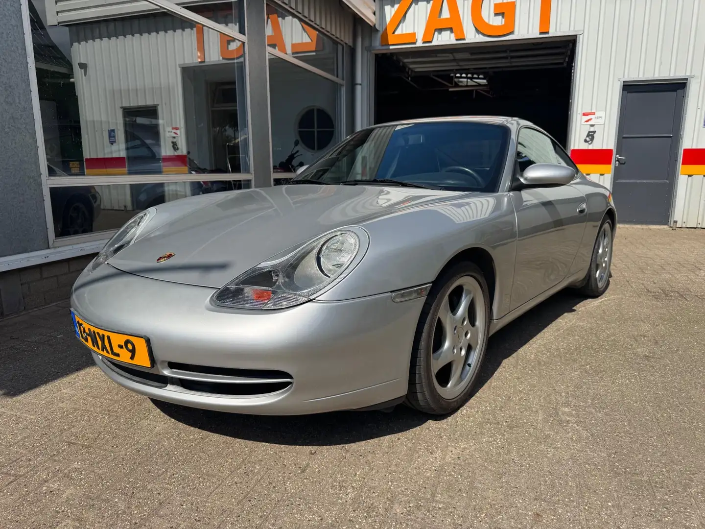 Porsche 911 3.4 Coupé Carrera 4 Gris - 1