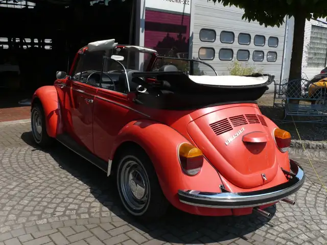 Volkswagen 1303 Cabriolet view 3