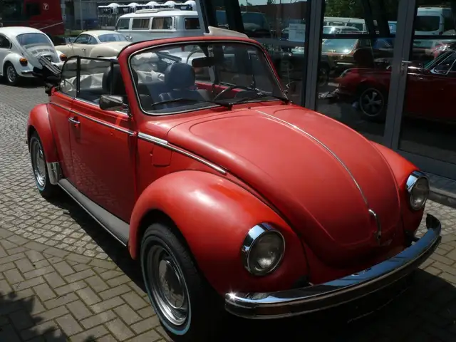 Volkswagen 1303 Cabriolet view 6