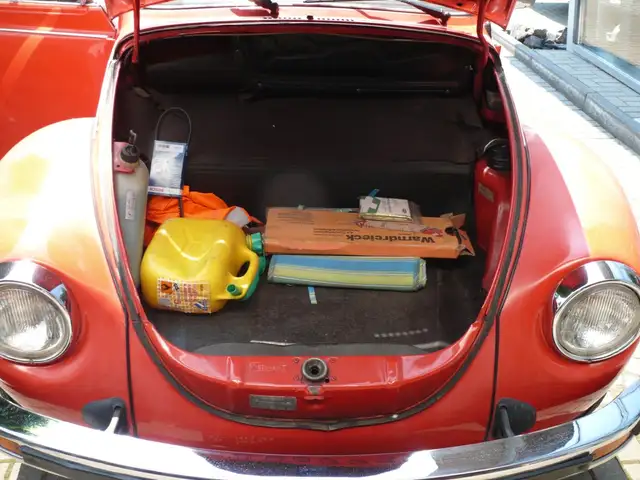 Volkswagen 1303 Cabriolet view 11