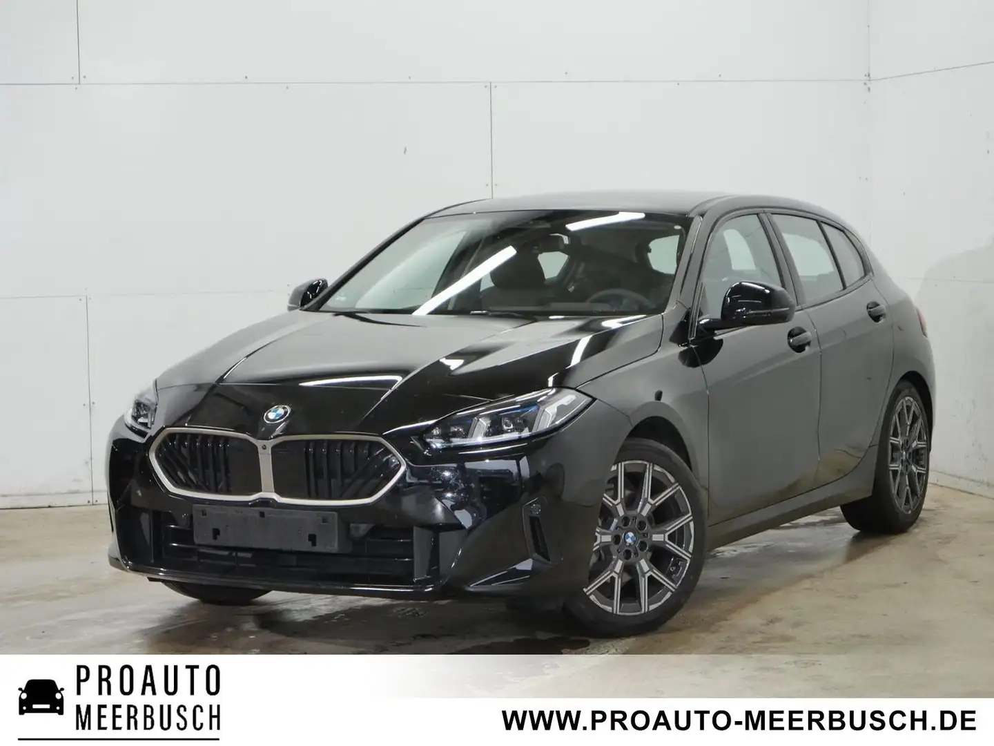 BMW 118 d AHK/ADAPTLED/HUD/KMFRTZGNG/360°/CARPLAY Schwarz - 1