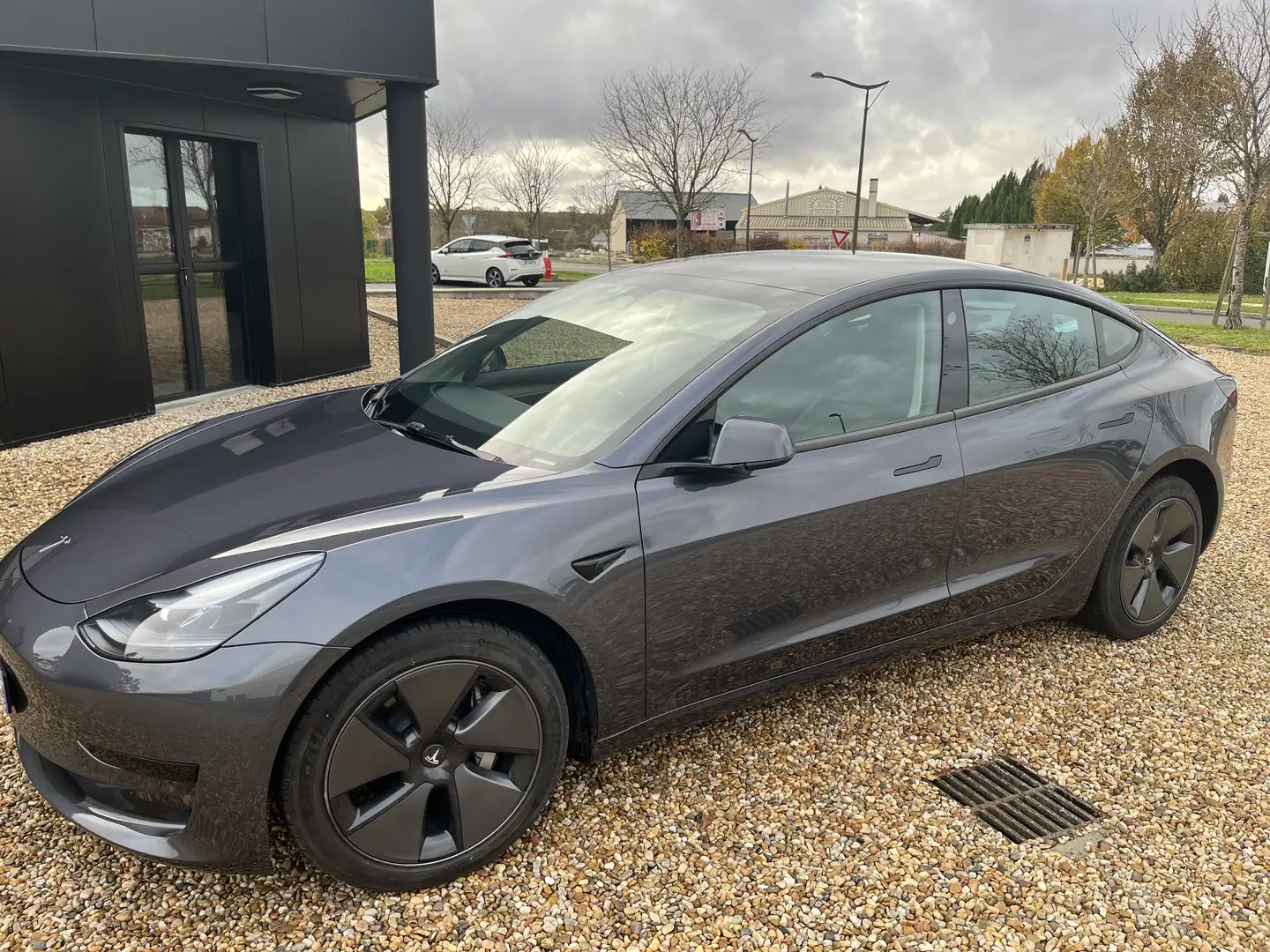 Tesla Model 3 Gris - 2