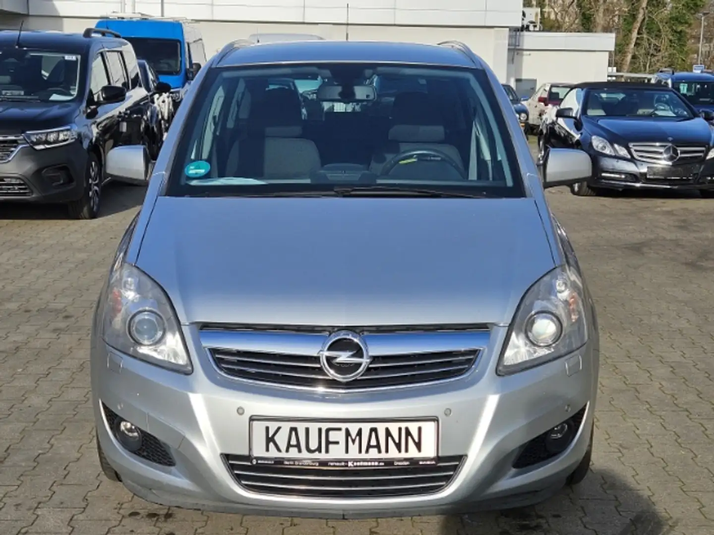 Opel Zafira B Family Plus 1.8 Plateado - 2