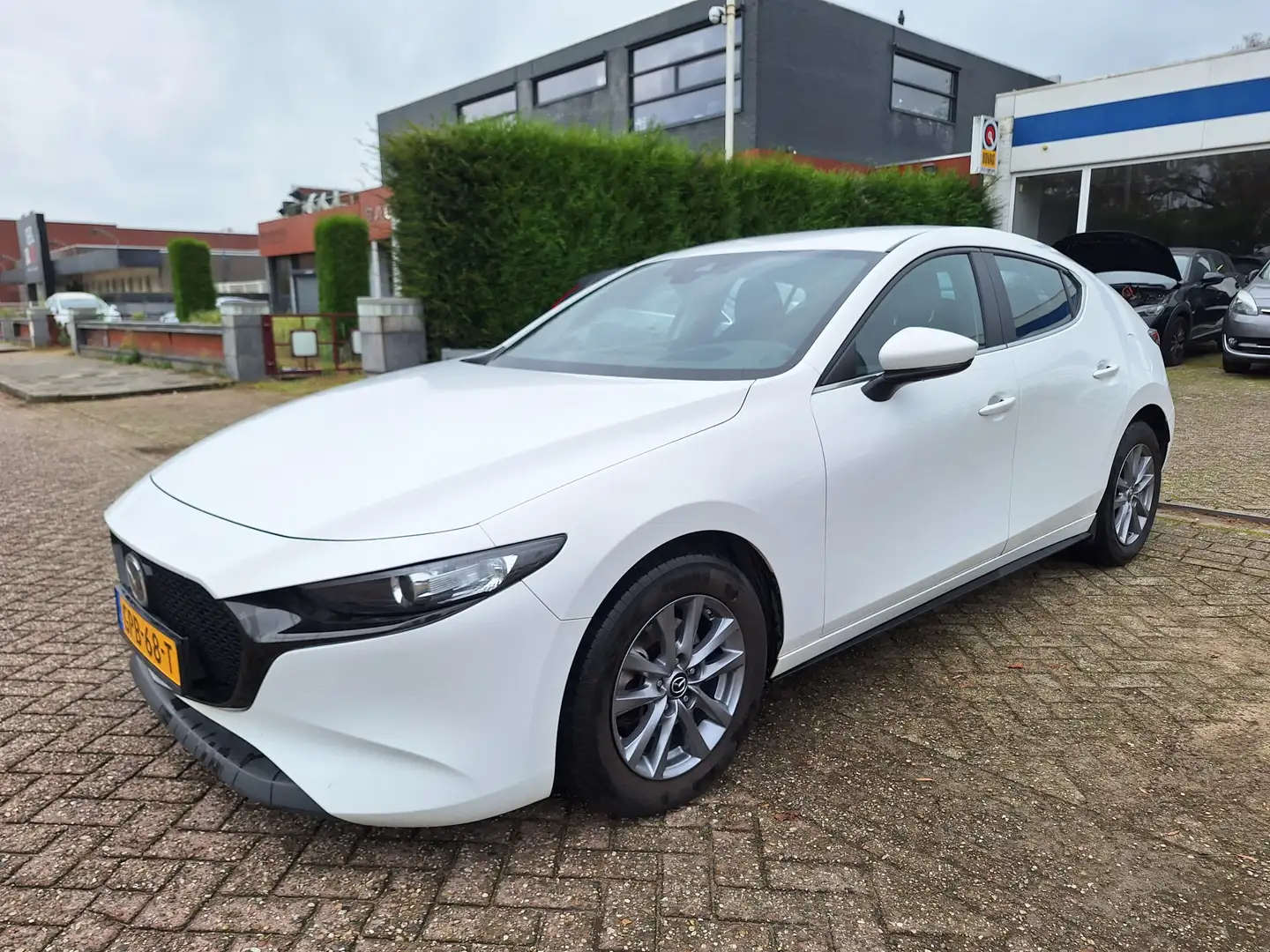 Mazda 3 2.0 e-SkyActiv-G M Hybrid 122 (b.j. 12-2022) Wit - 2