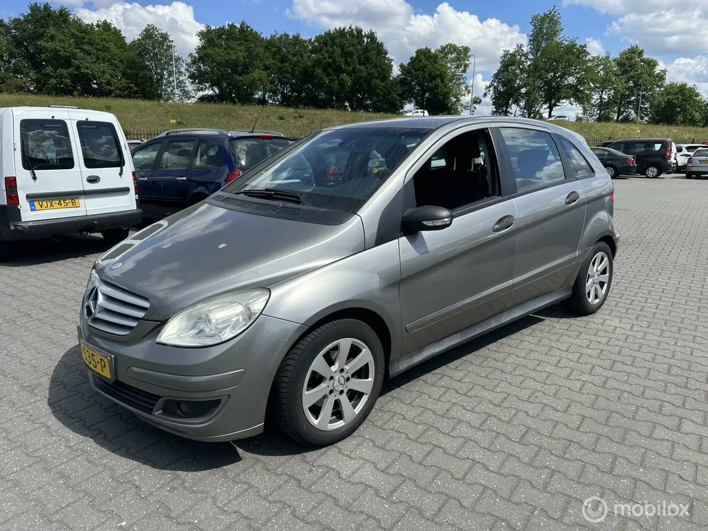 Mercedes-Benz B 170 versnellingsbak maakt geluid Gris - 1