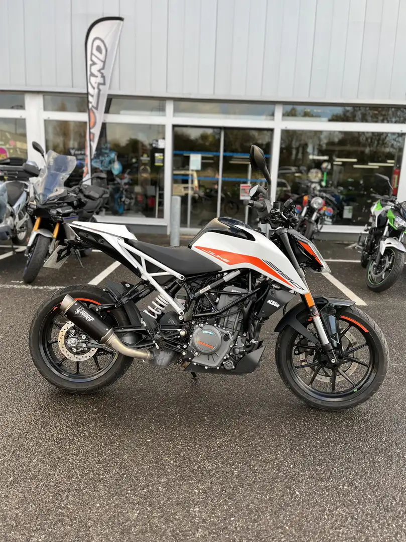 KTM 390 Duke Blanc - 1