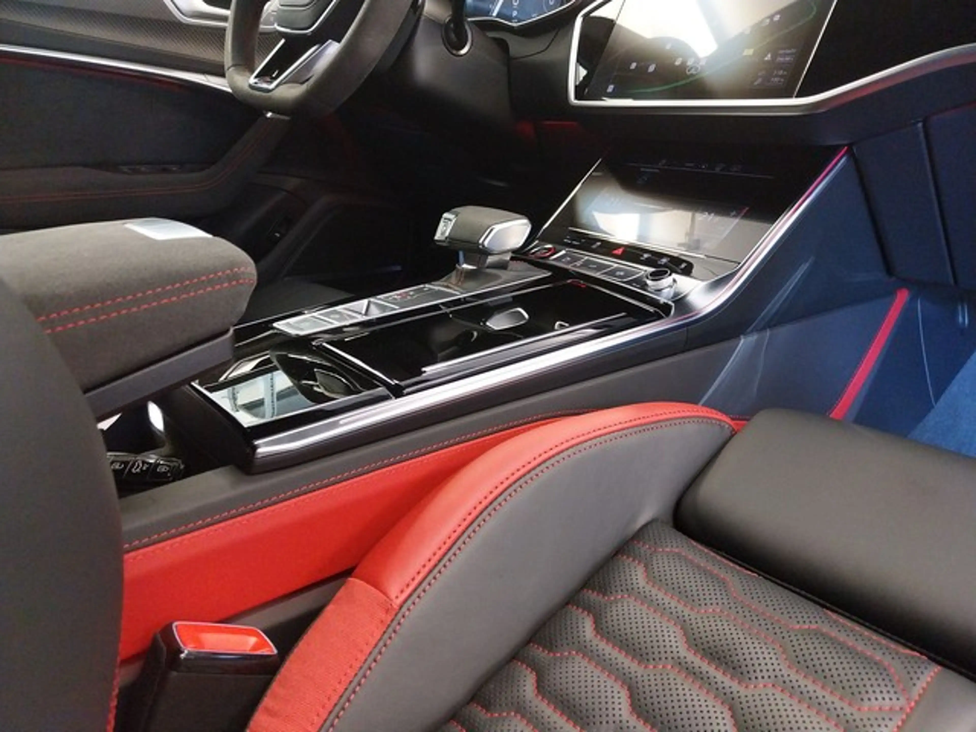 Audi RS6 Avant performance AHK Laser PANO HeadUp — photo 11
