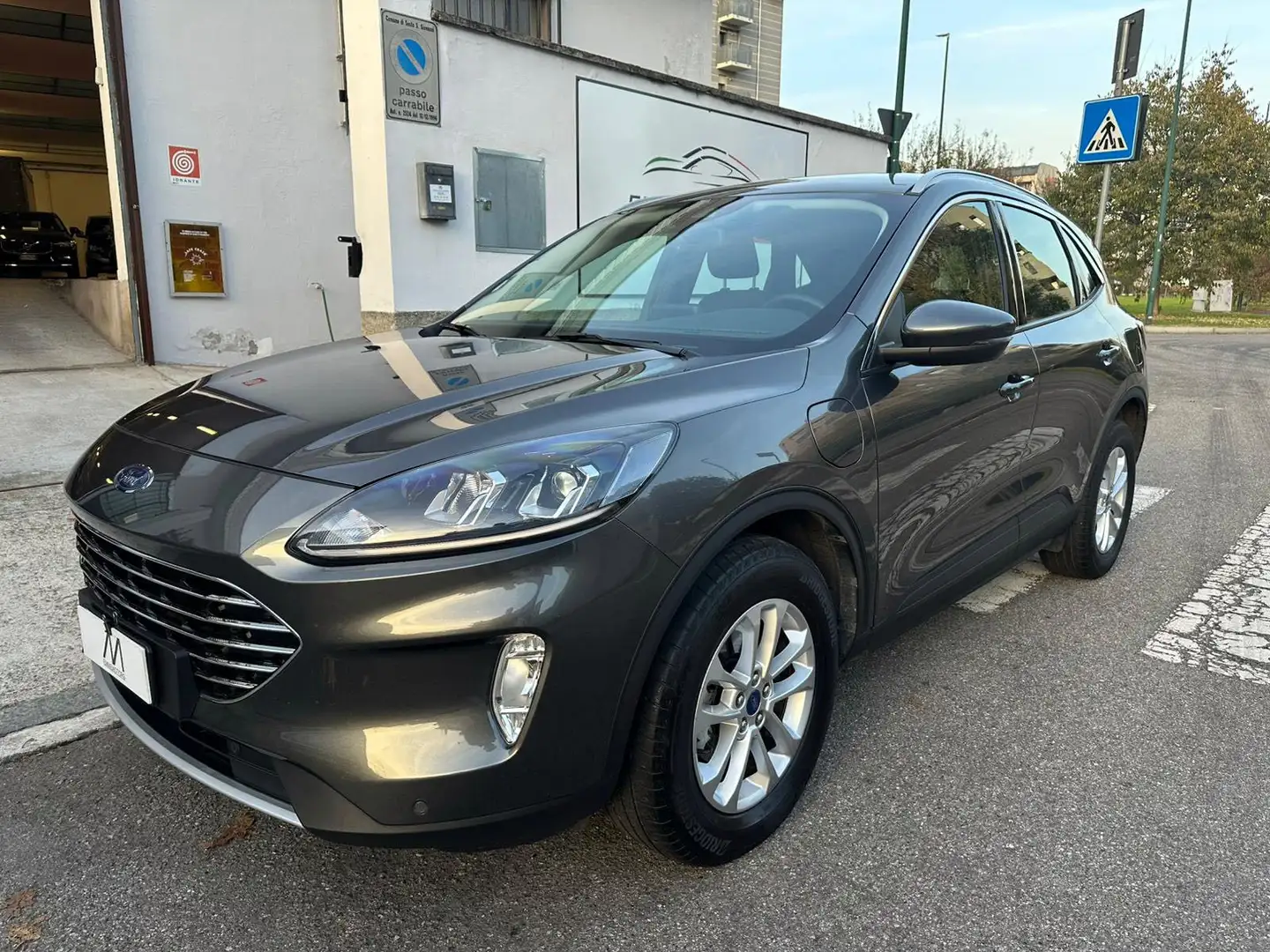Ford Kuga 2.5 phev Titanium Business 225cv - AUT/NAV/CAMERA Gris - 1