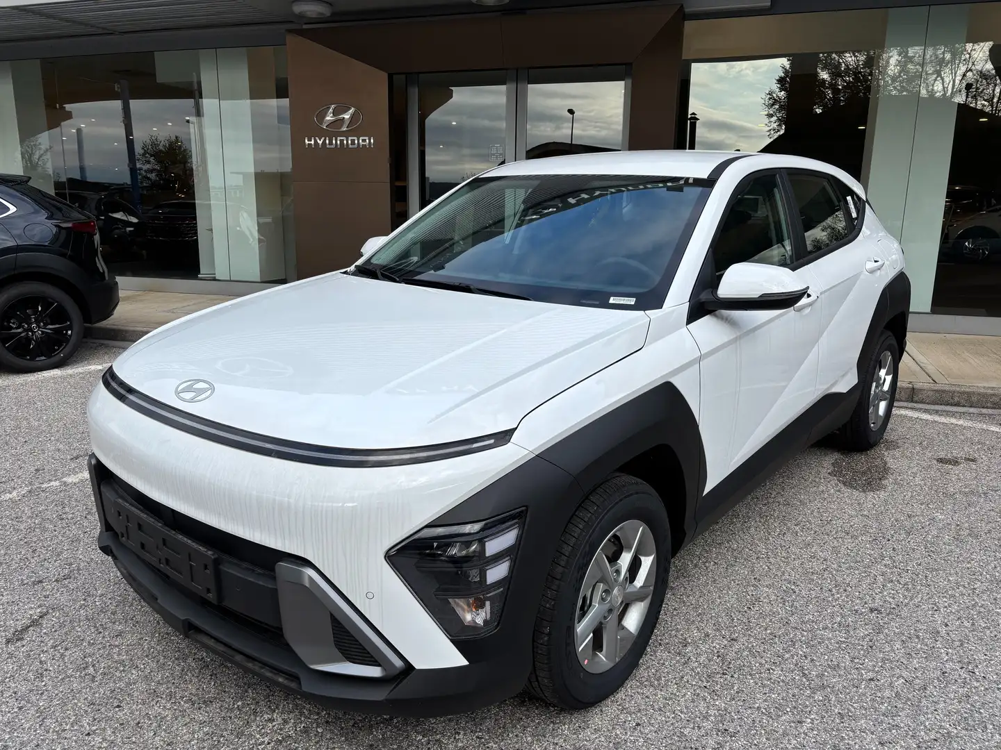 Hyundai KONA 1.6 Hev 129 cv DCT Xtech KM ZERO Bianco - 1