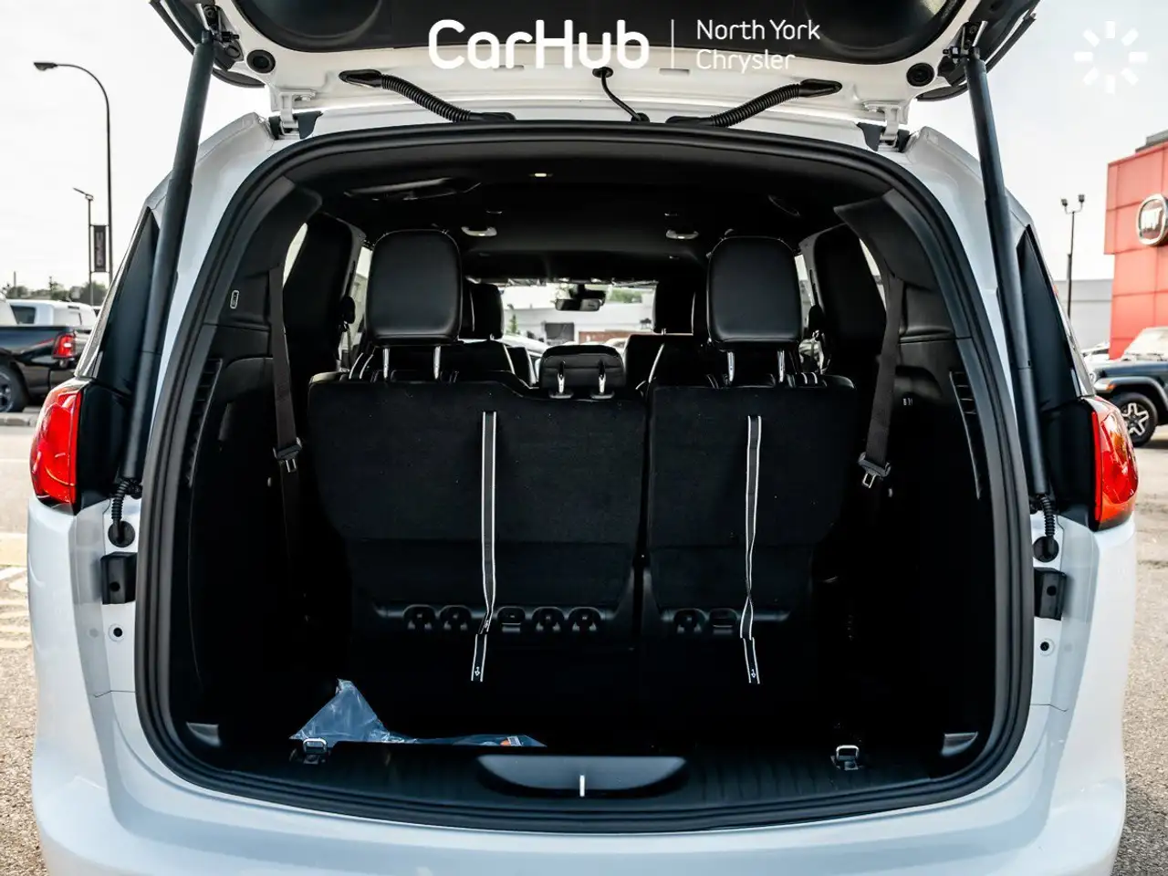 Chrysler Grand Caravan снимка Chrysler Grand Caravan