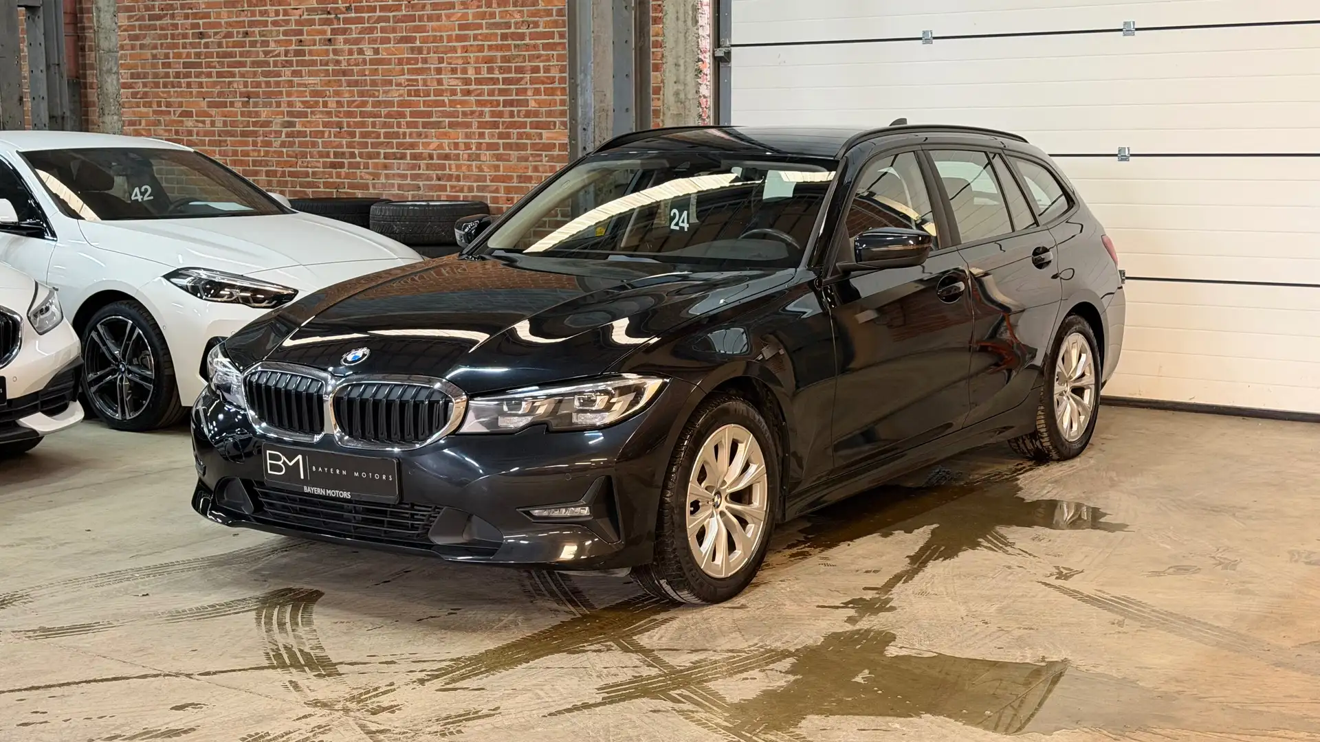 BMW 318 dA Automaat Navi LED Garantie Noir - 1