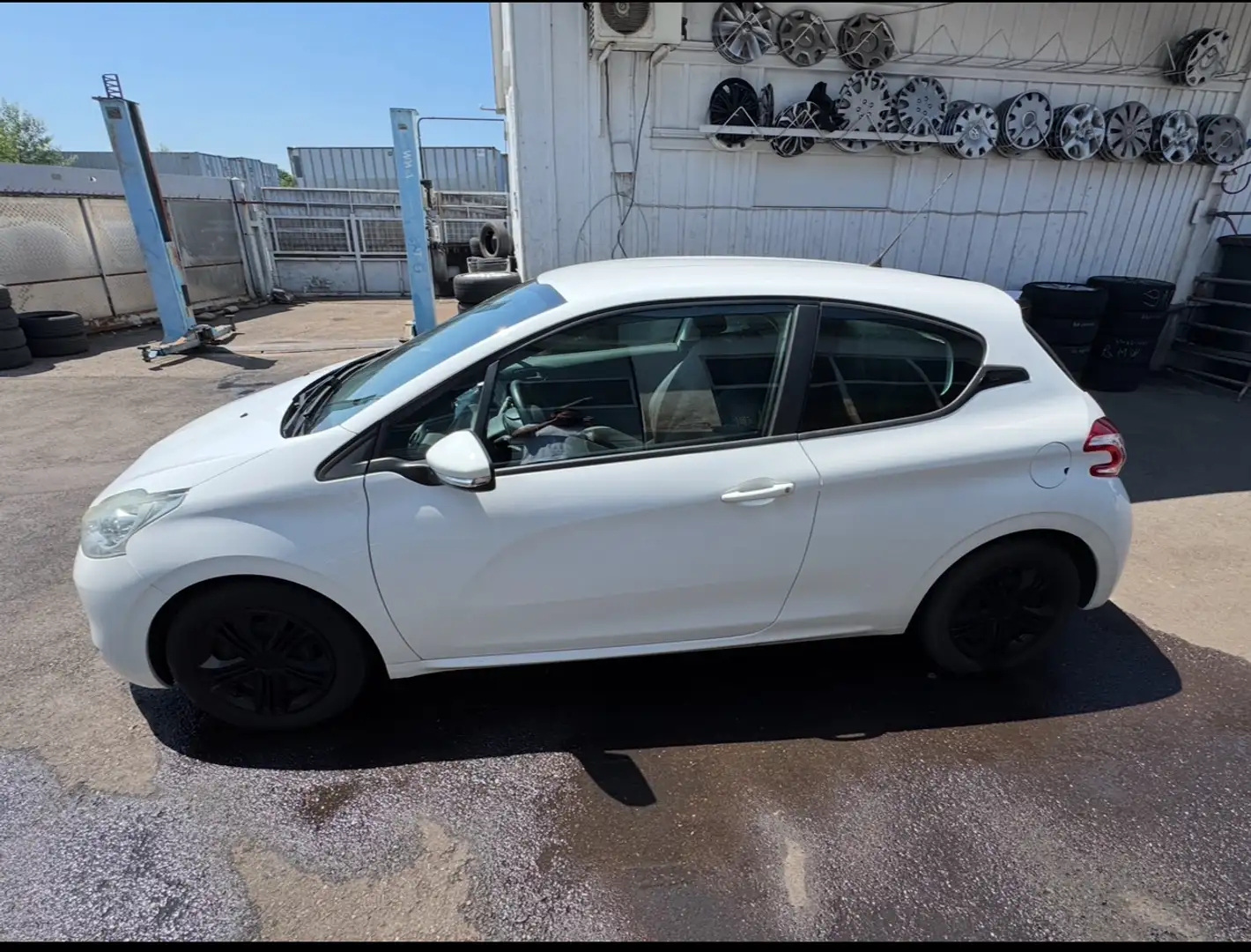 Peugeot 208 Active Weiß - 2