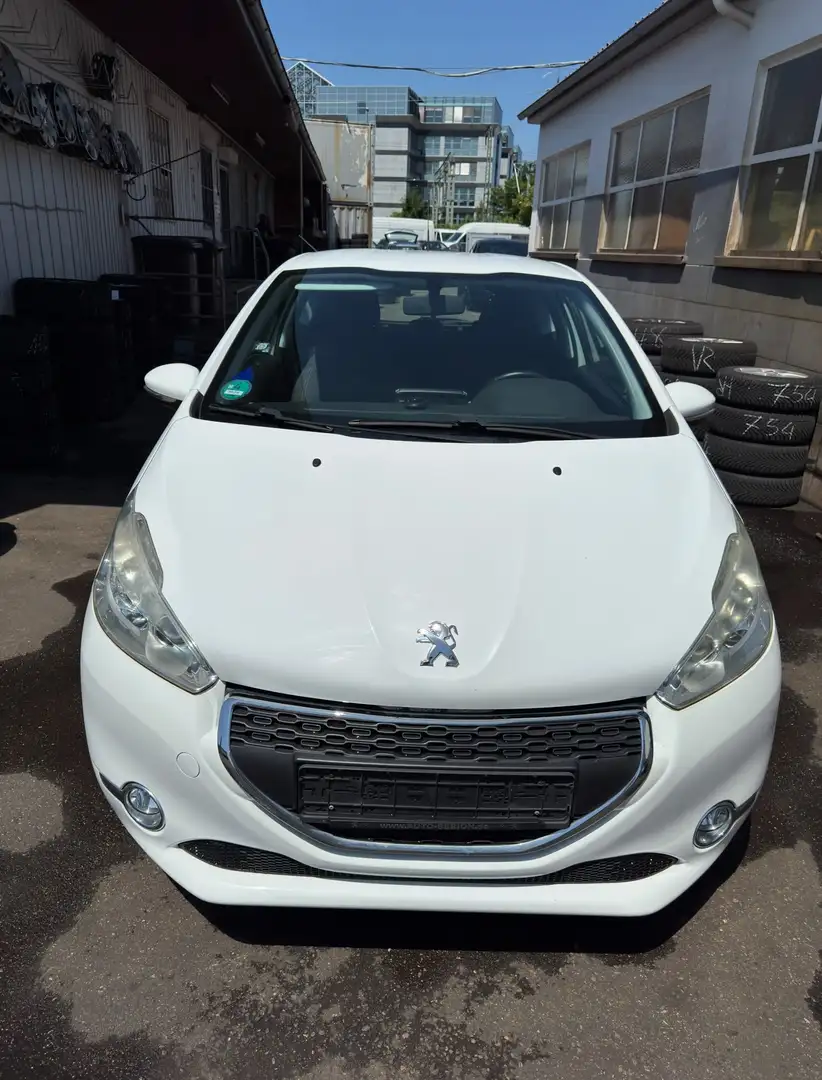 Peugeot 208 Active Weiß - 1