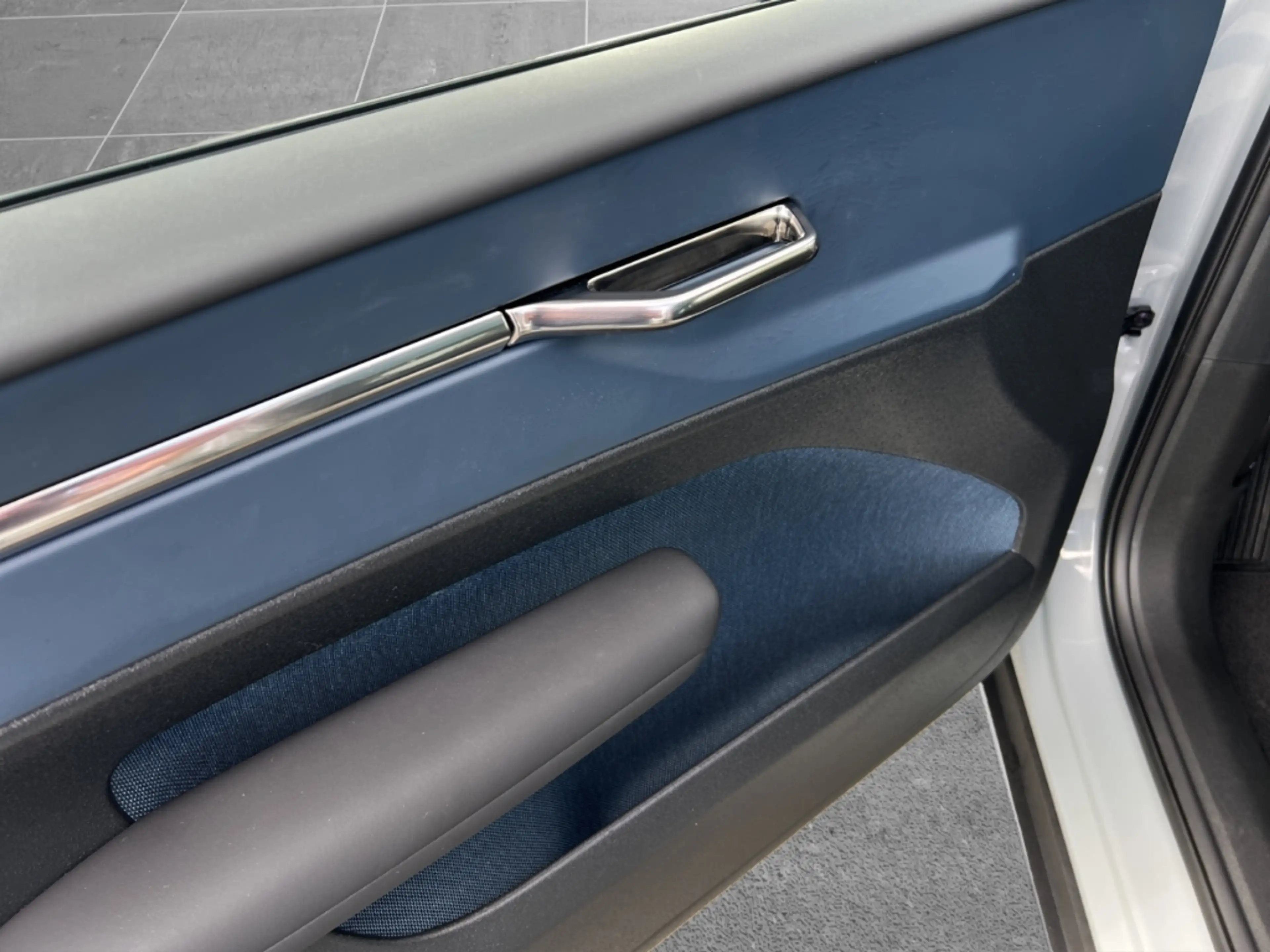 Volvo EX30 Cross Country Performance Pure Electric AWD — photo 9
