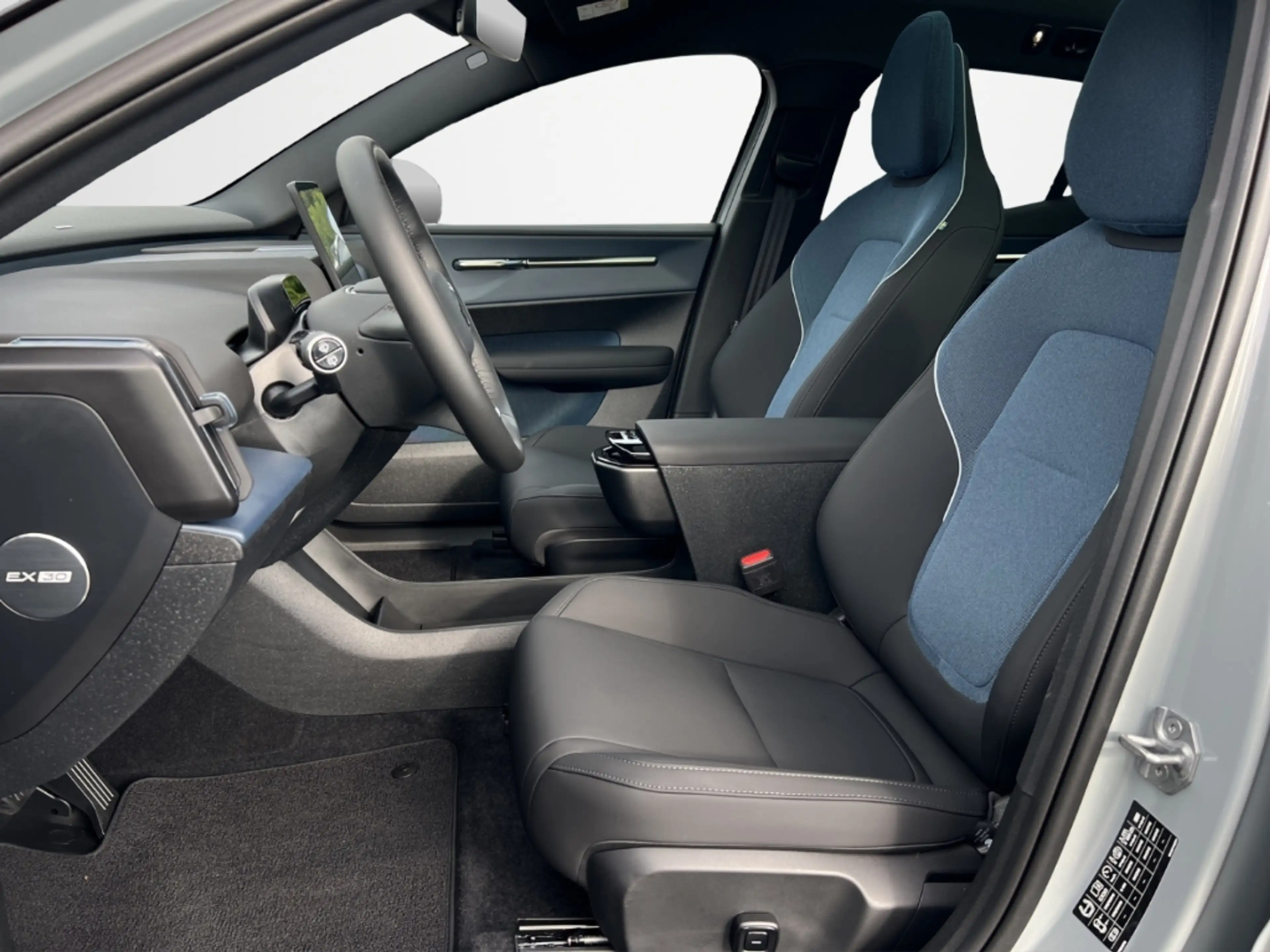 Volvo EX30 Cross Country Performance Pure Electric AWD — photo 10