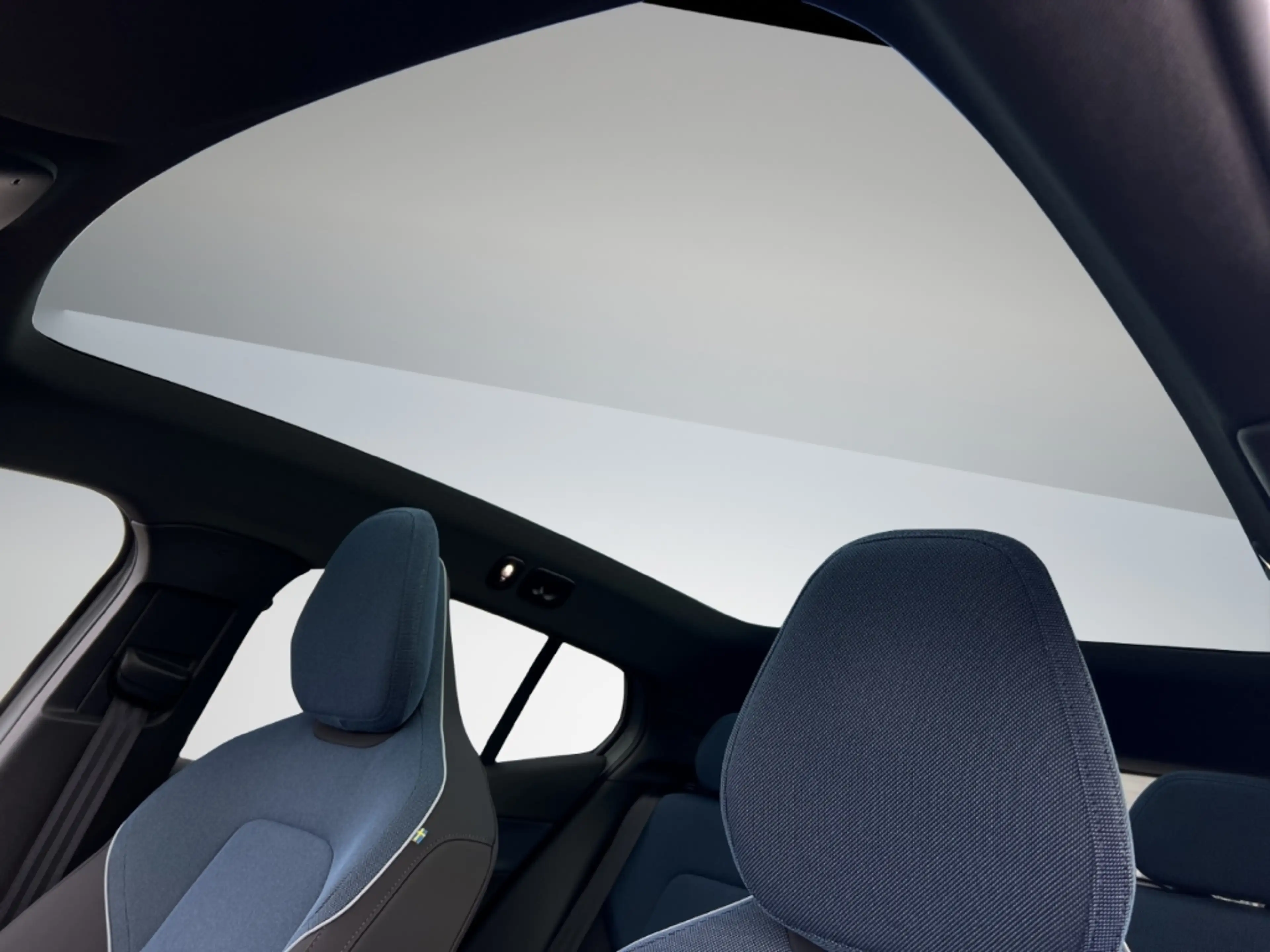 Volvo EX30 Cross Country Performance Pure Electric AWD — photo 14