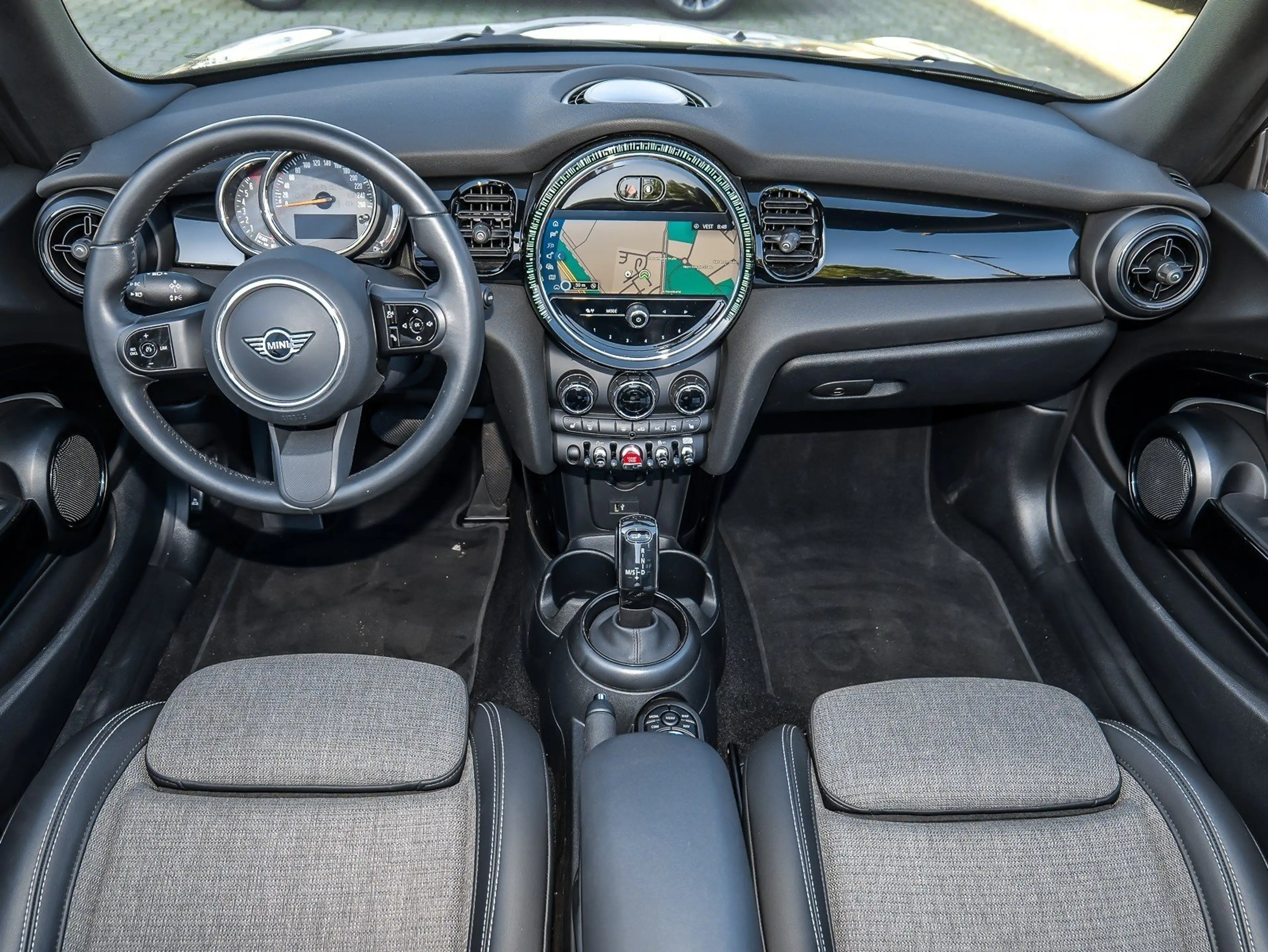 MINI Cooper Cabrio Cooper Cabrio Classic Trim Navi LED PDC DAB Shz — photo 3