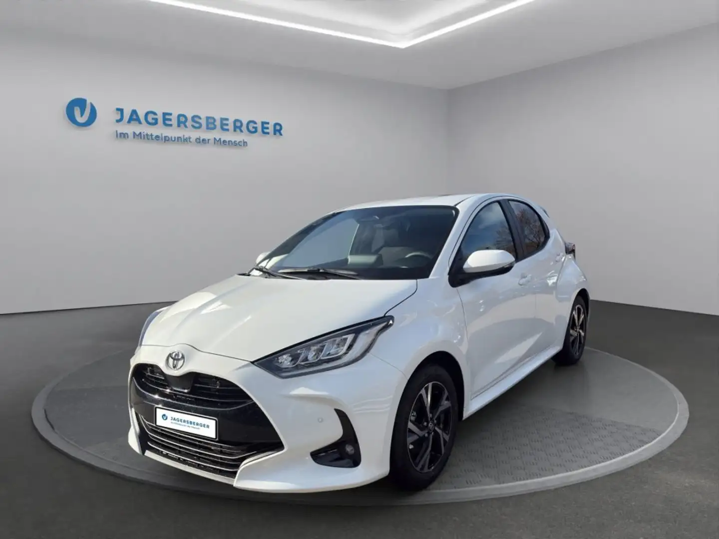 Toyota Yaris 1,5 VVT-i Hybrid Active Drive Blanc - 1
