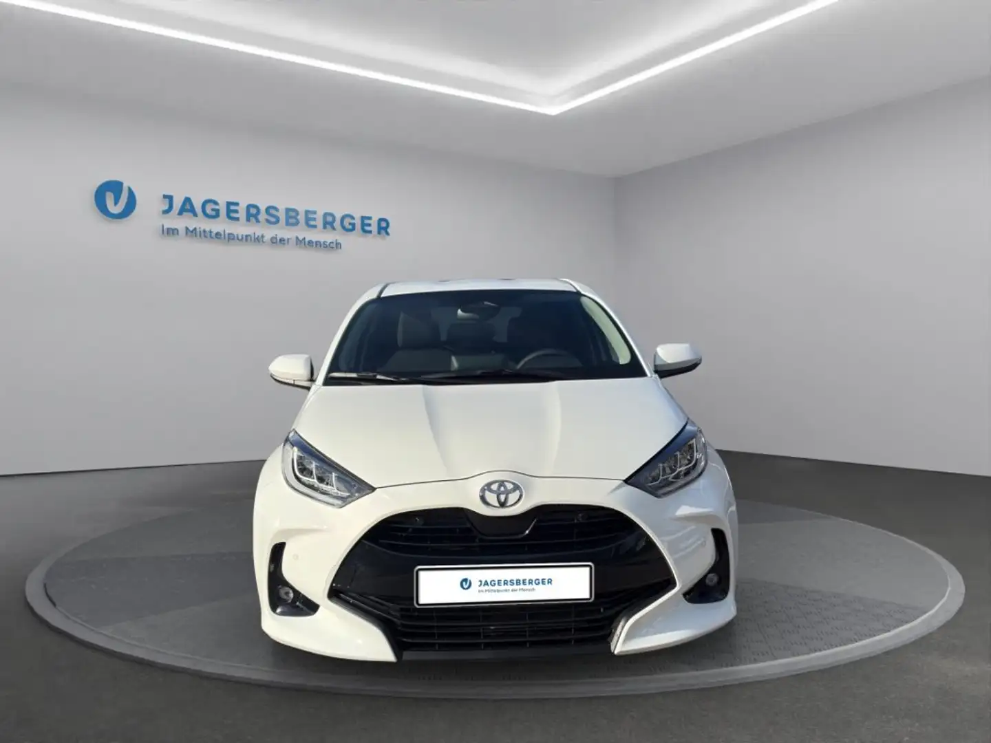 Toyota Yaris 1,5 VVT-i Hybrid Active Drive Blanc - 2