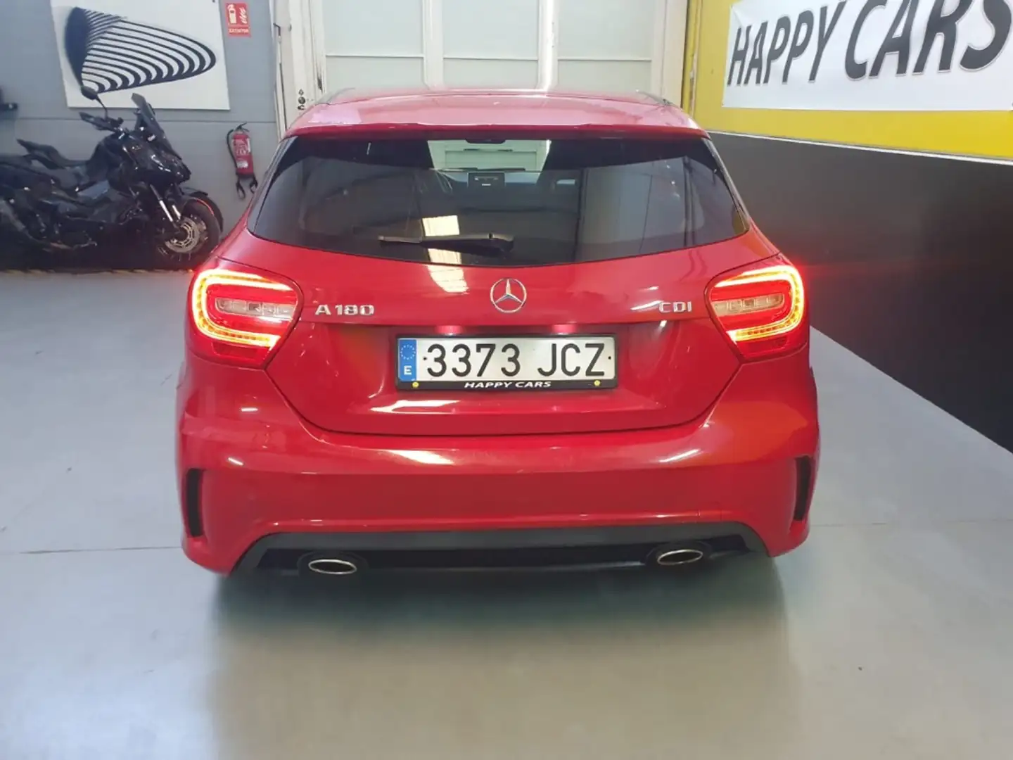 Mercedes-Benz A 180 180CDI BE AMG Line 7G-DCT Rojo - 2