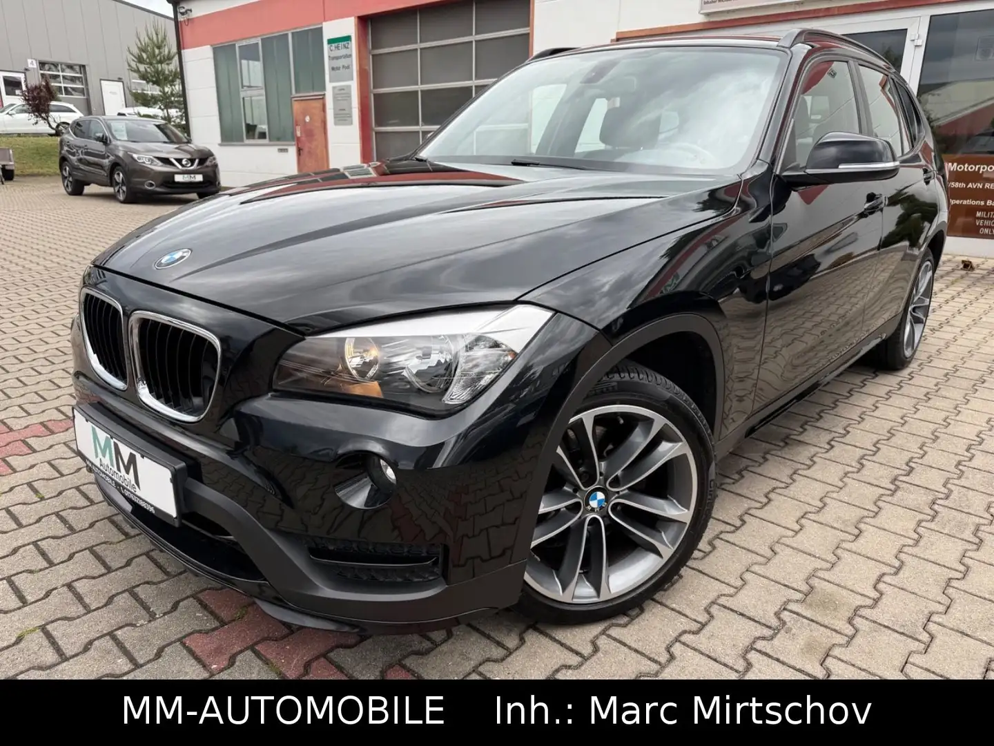 BMW X1 20d sDrive SportLine-NAVI-AHK-PDC-SHZ-TEM-18Z Noir - 2