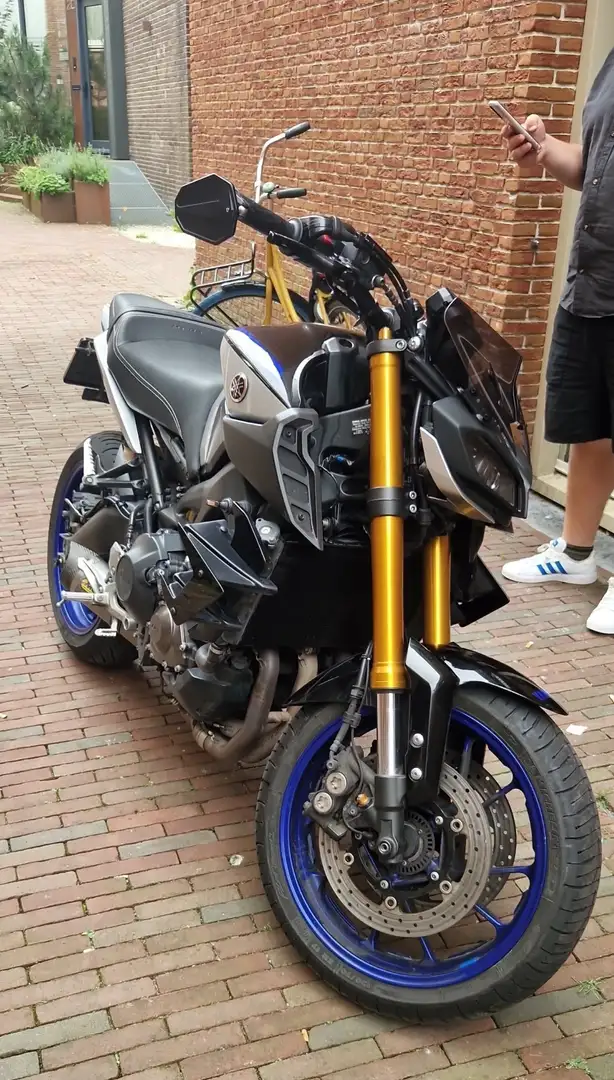 Yamaha MT-09 SP Bleu - 1