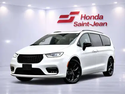 White 2025 Chrysler Pacifica Minivan Front-Wheel Drive 9-Speed Automatic