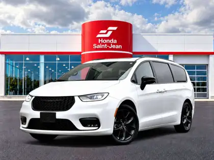  2025 Chrysler Pacifica Limited FWD   