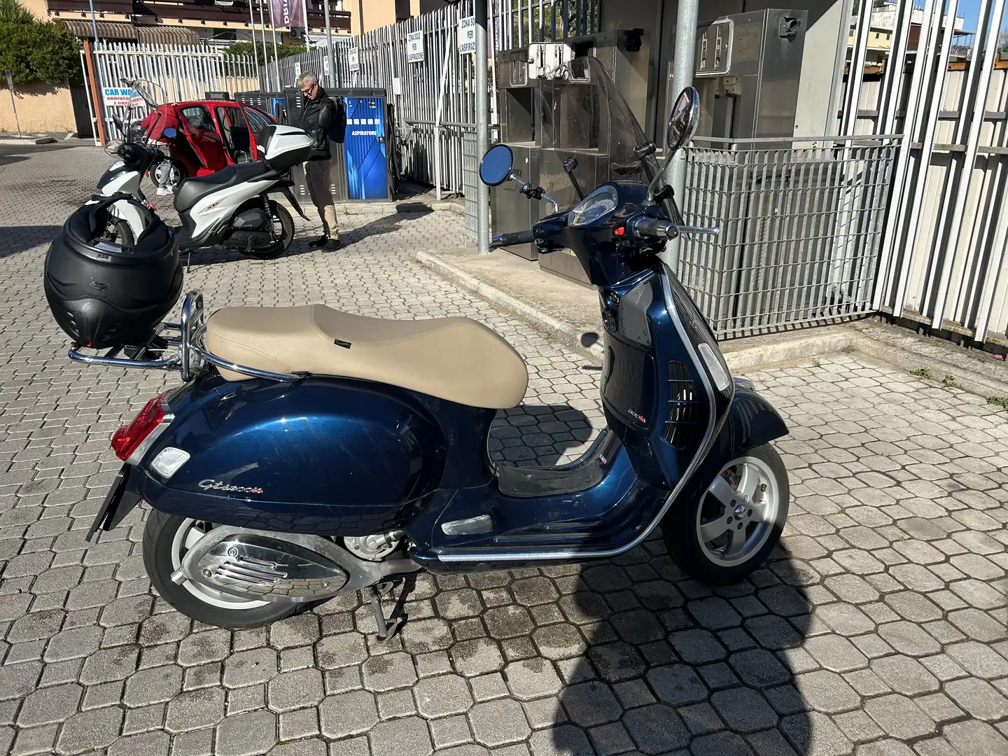 Vespa GTS 300 - 2