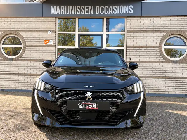 Peugeot 208 view 10