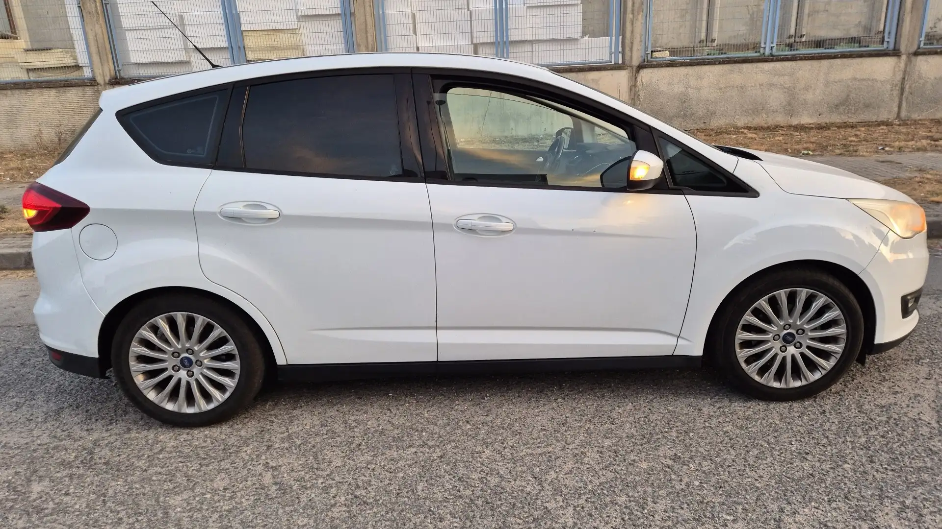Ford C-Max 1.5TDCi Trend+ 95 Titanium - 2
