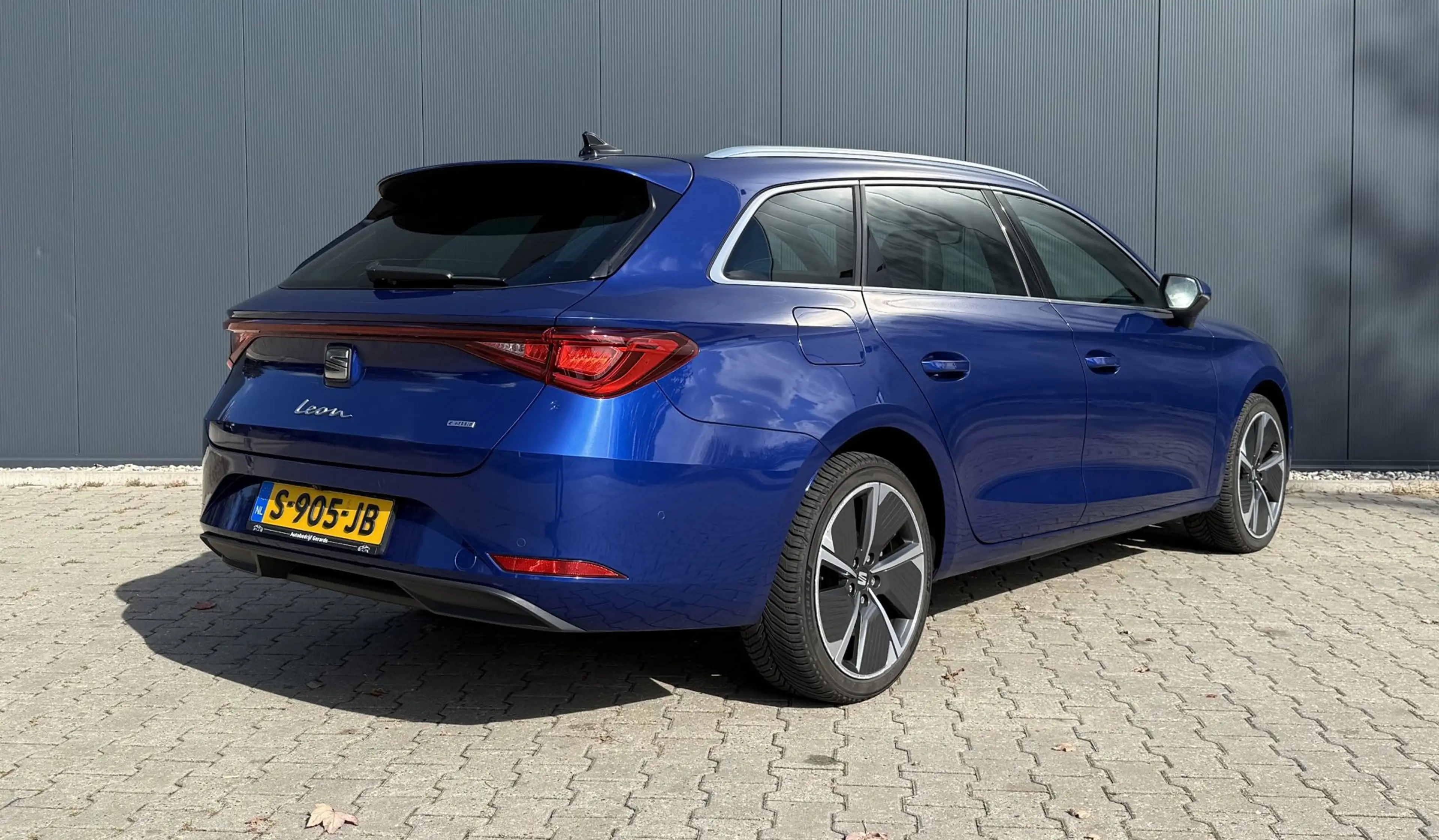 SEAT Leon e-Hybrid Sportstourer 1.4 TSI eHybrid PHEV FR Airco Cruise — photo 7