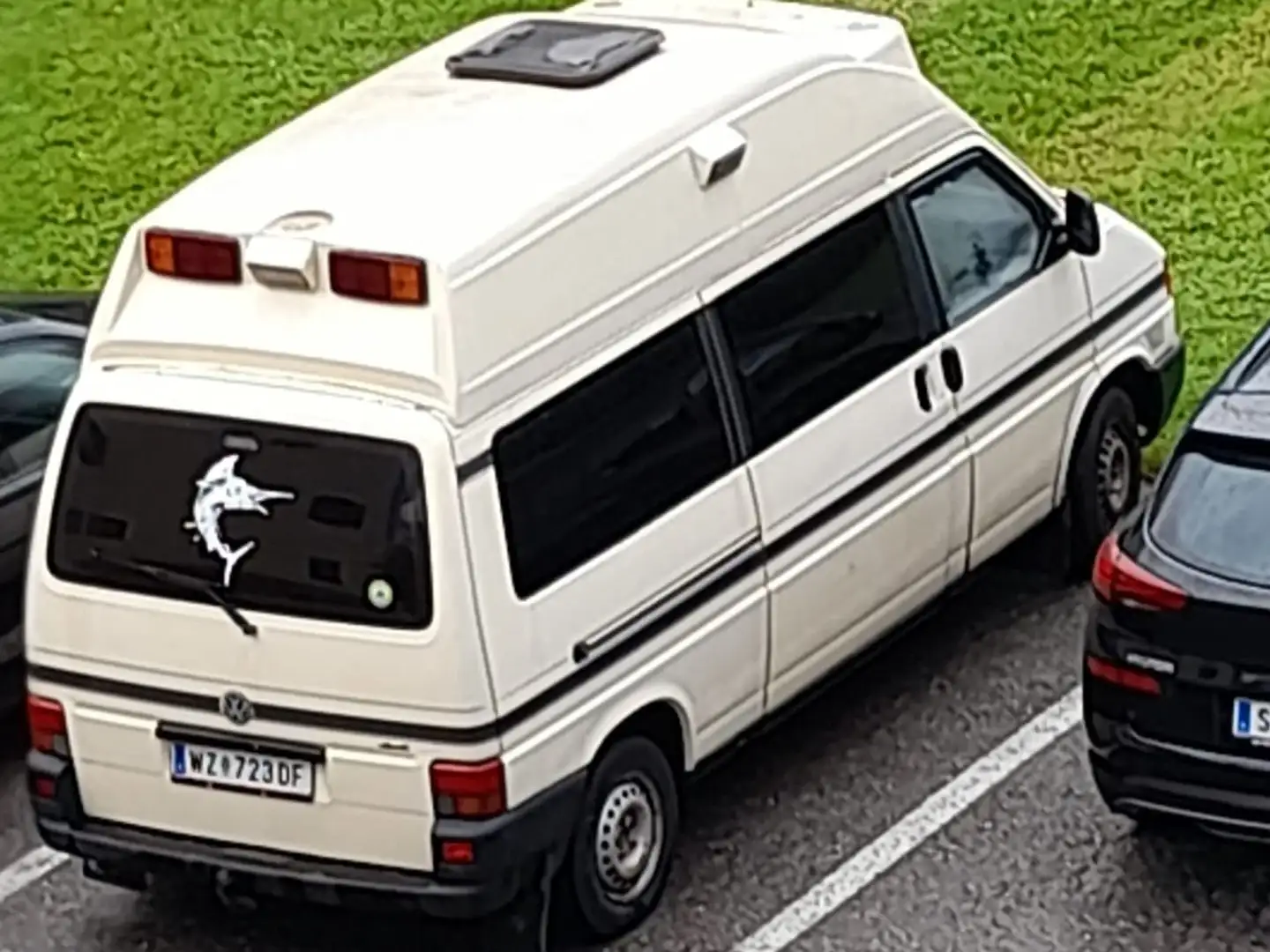 Volkswagen T4 syncro Hochdach ehemals rettungswagen bež - 1