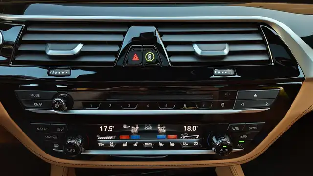 BMW 550 d xDrive*PANO*B&W*Massage*TV*NP: 138.000** Ansicht 31