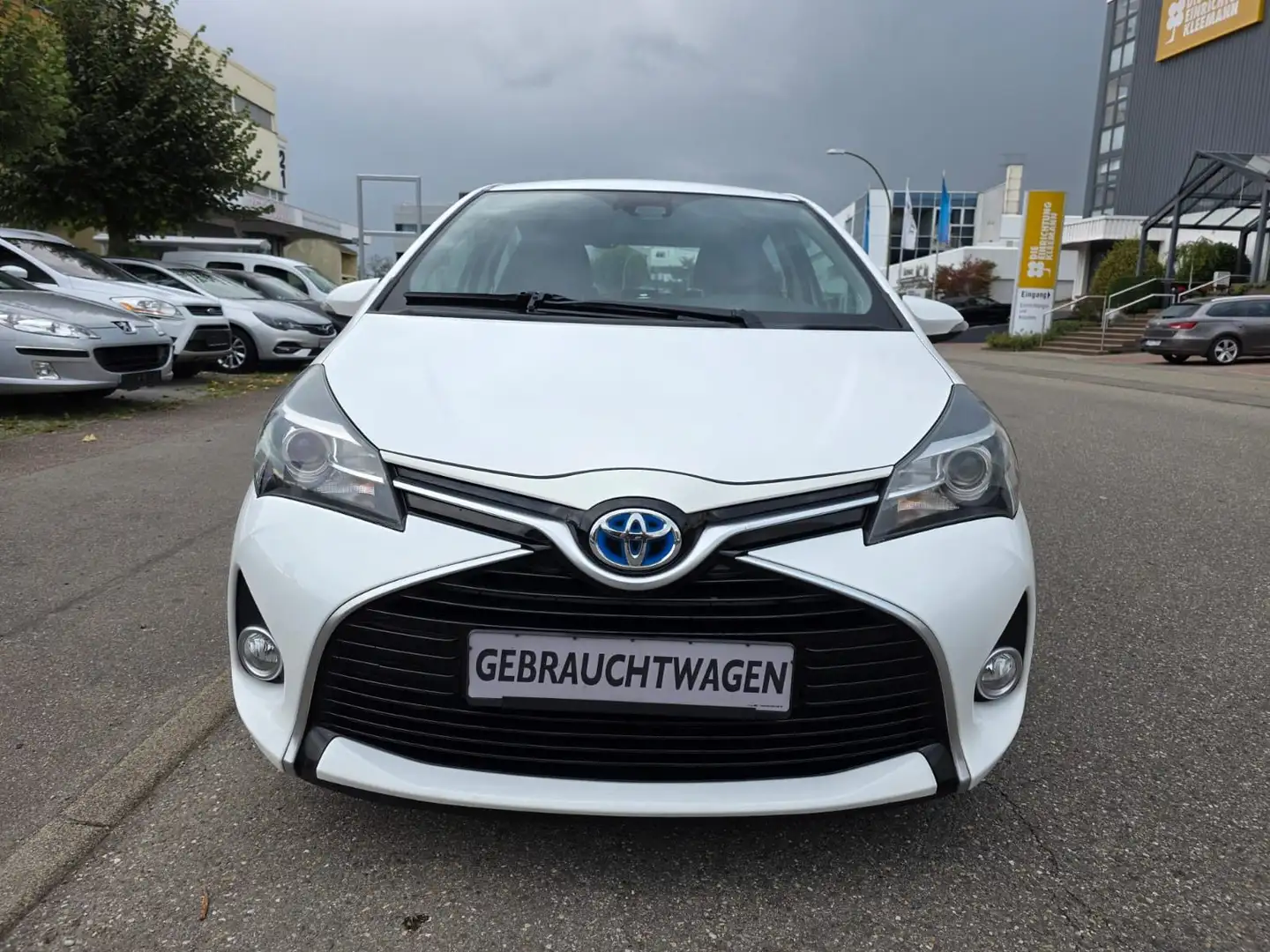 Toyota Yaris Edition-S Hybrid Weiß - 2