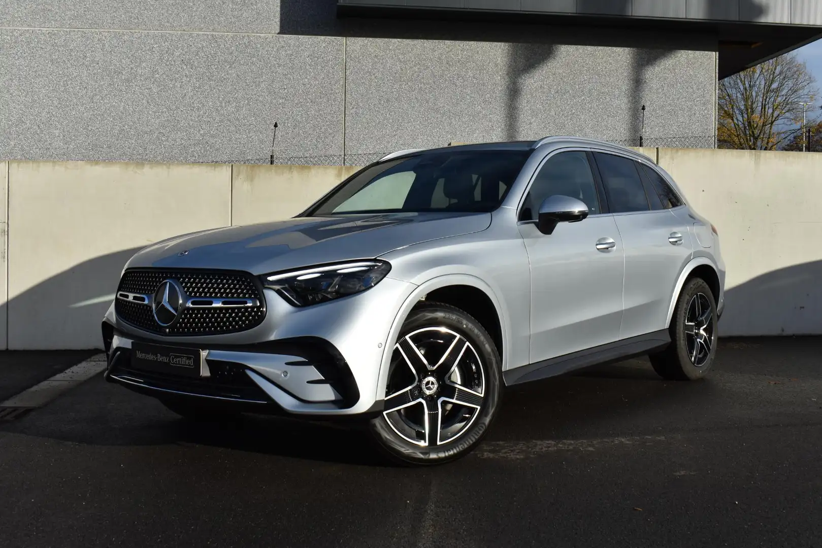 Mercedes-Benz GLC 300 GLC e 4MATIC AMG Line Line Zilver - 2