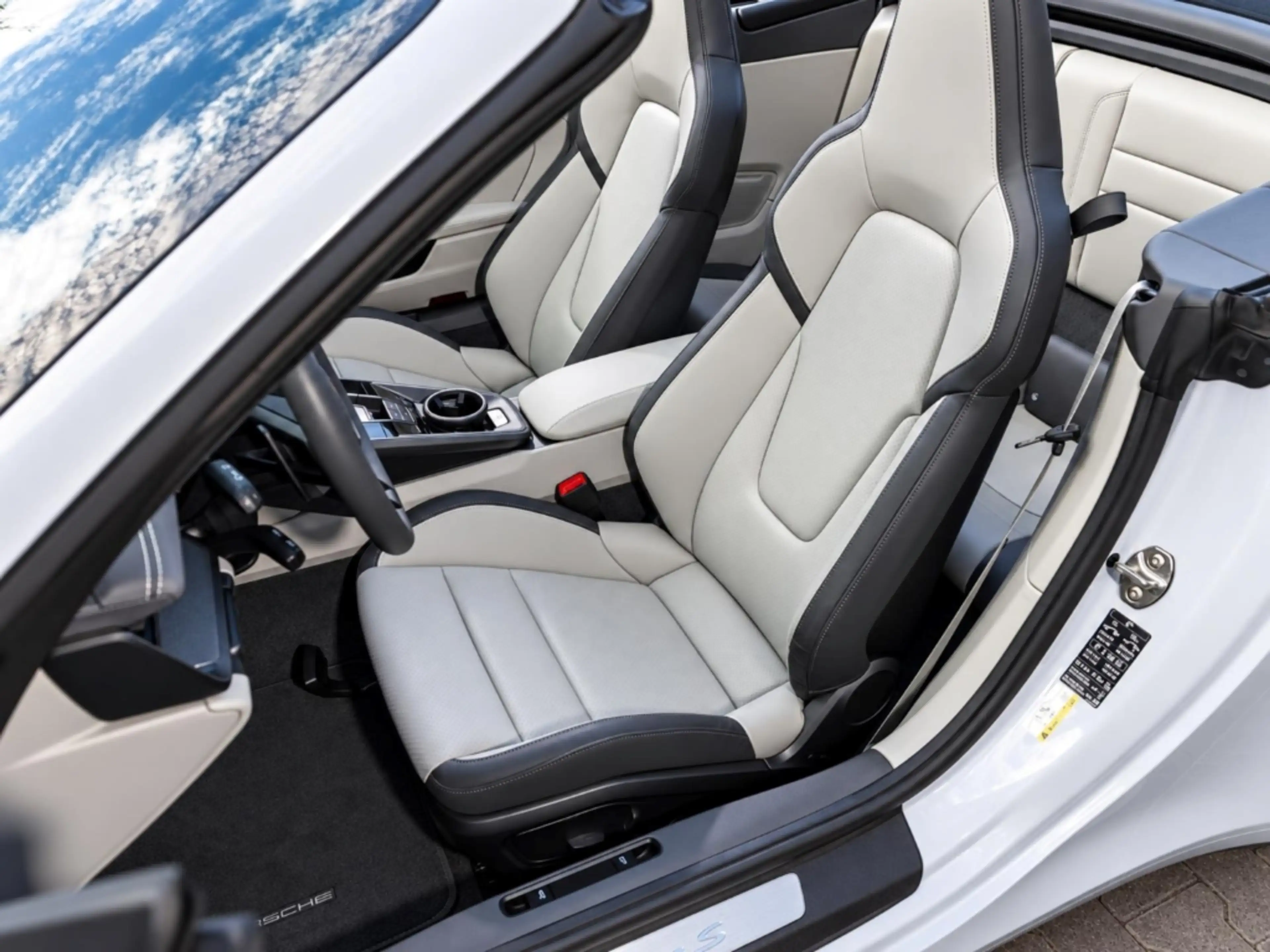 Porsche 992 911 Carrera S Cabrio Sportabgas LED-Matrix — photo 12