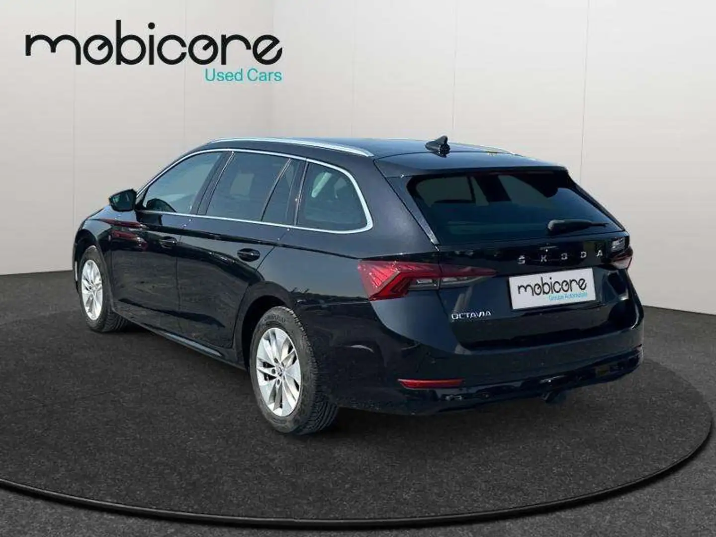 Skoda Octavia IV Ambition Noir - 2
