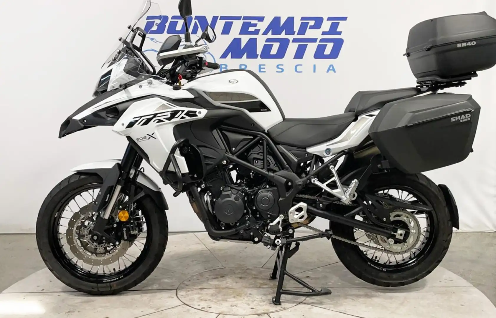 Benelli TRK 502 2024 - PAT A2 - SOLO 1400 KM !!! - TRIS VALIGIE Blanc - 2
