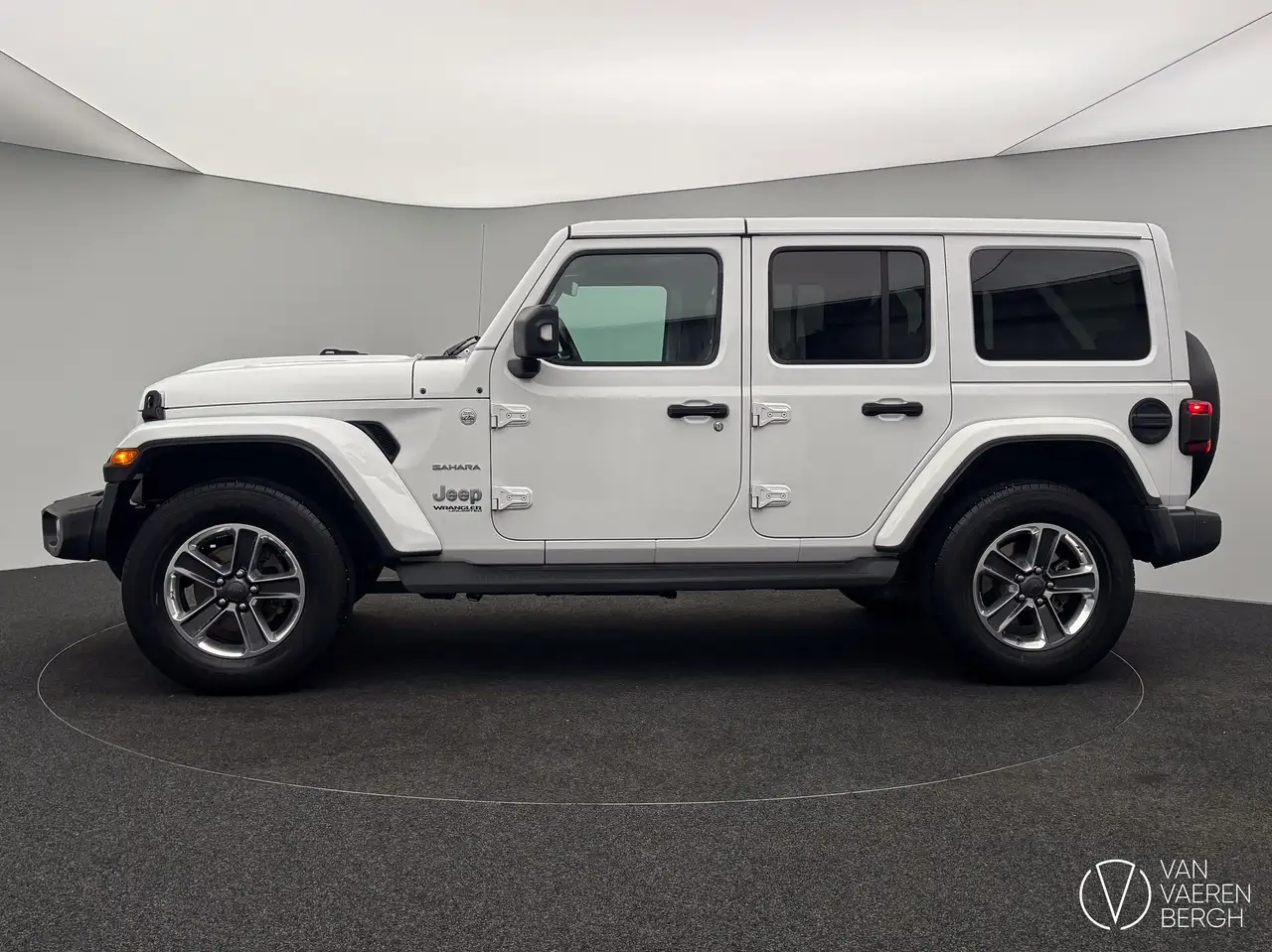 Jeep Wrangler UNLIMITED SAHARA/ LICHTE VRACHT — foto 5