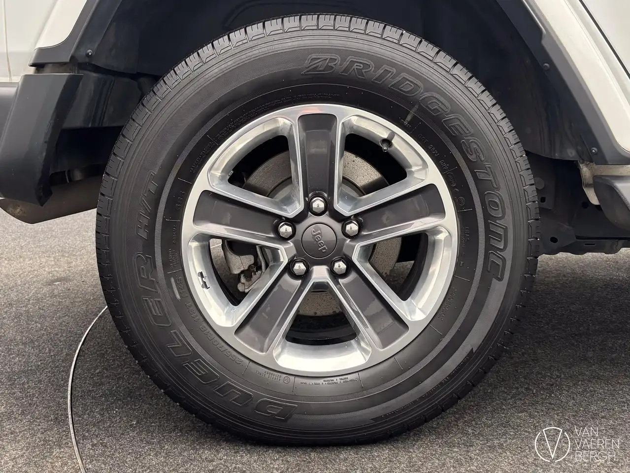 Jeep Wrangler UNLIMITED SAHARA/ LICHTE VRACHT — foto 8