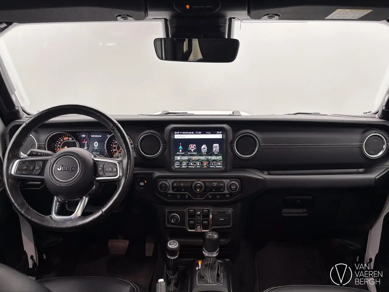 Jeep Wrangler UNLIMITED SAHARA/ LICHTE VRACHT — foto 4