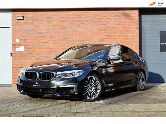 BMW M550 5-serie M550i xDrive High Executive 4.4 V8 PANO HK