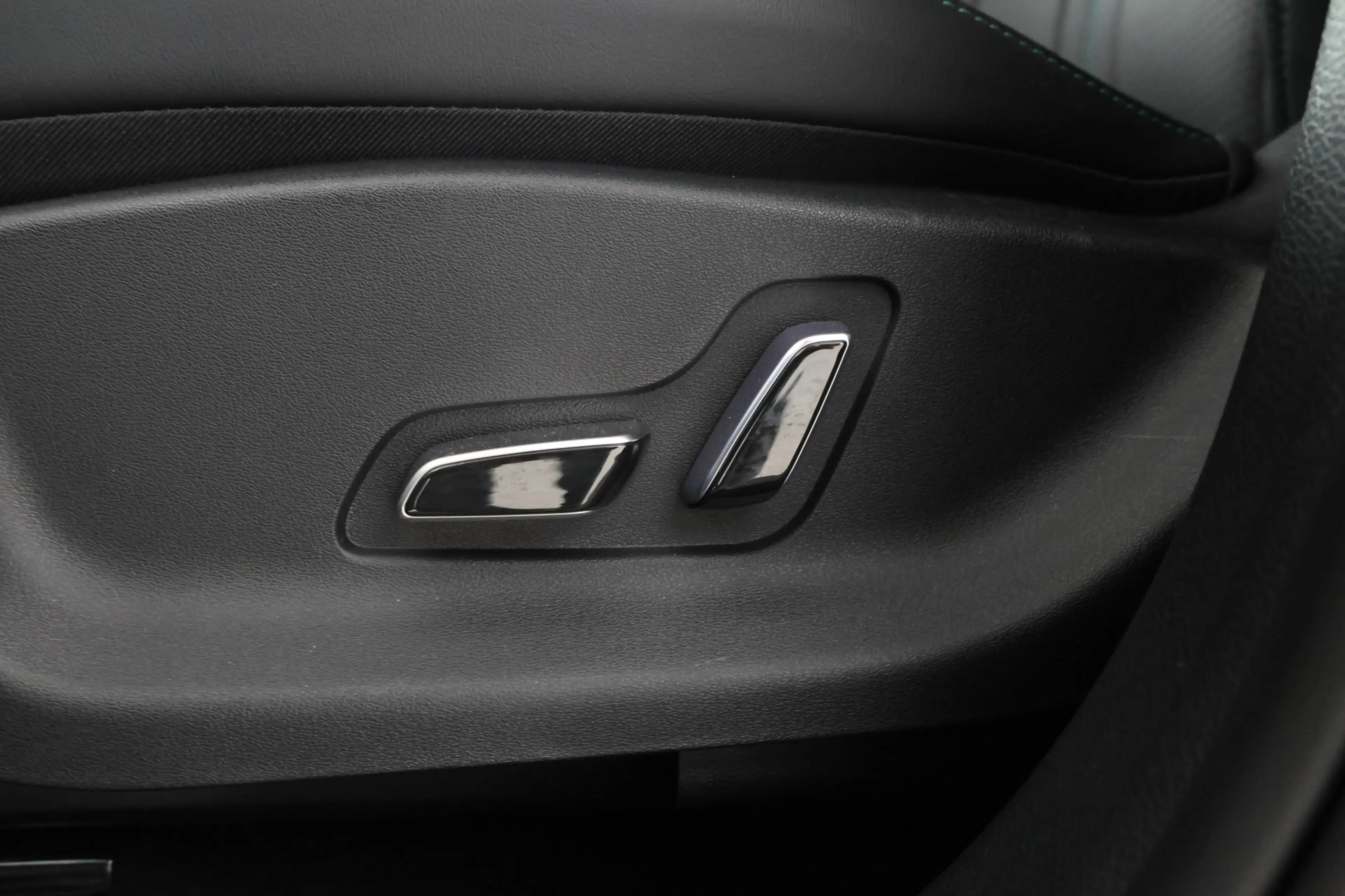 BYD Seal U 1.5 DM-i FWD Boost Full Black! — photo 18