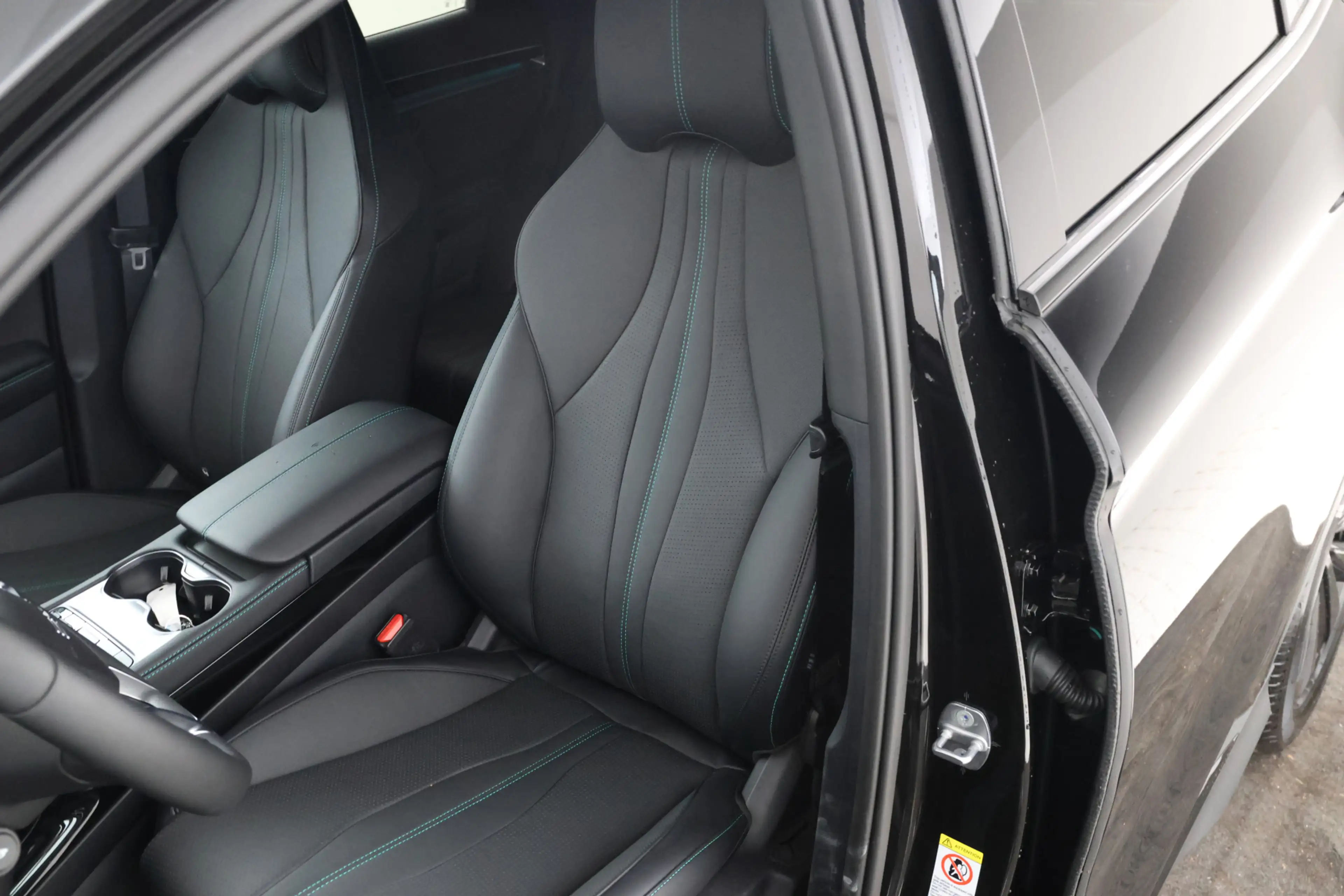 BYD Seal U 1.5 DM-i FWD Boost Full Black! — photo 20